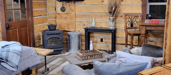 Beautiful Montana Cabin, at the base of the Pintler Mountains