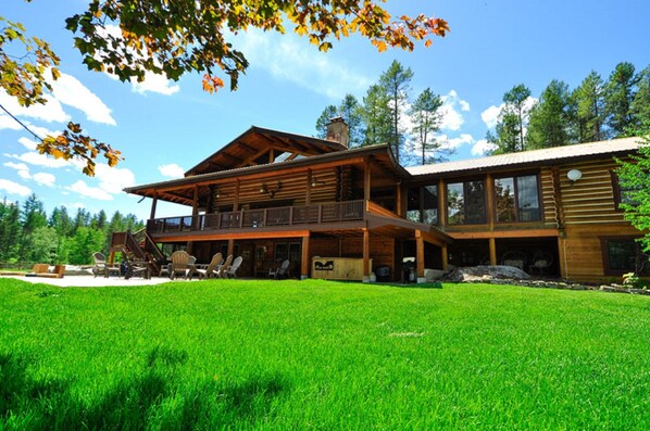 House, 5 Bedrooms w/ Apartment | Mountain view