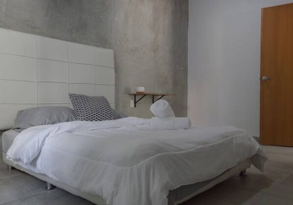 2 bedrooms, free WiFi, bed sheets - PRANA Dptos con alberca a 1 min de playa (Manzanillo)