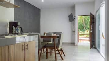 Apartemen | Area keluarga | Smart TV 43-inci dengan saluran TV kabel dan TV