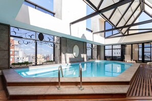 Indoor pool - Flat Pamplona (São Paulo)