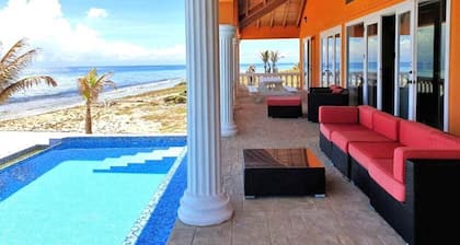 Casa Naranja - Upscale Living with a Private Pool