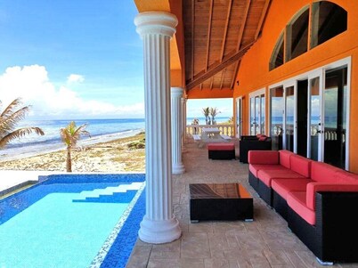 Casa Naranja - Upscale Living with a Private Pool