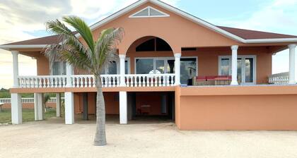 Casa Naranja - Upscale Living with a Private Pool