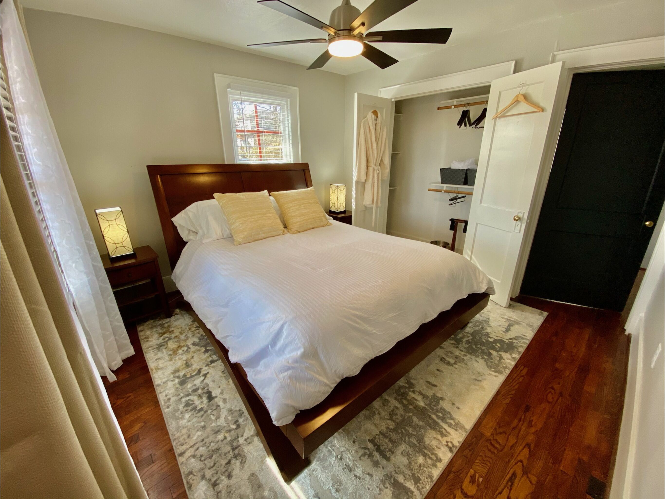 Location, walk to Dickson St., UofA, Theater and Square.