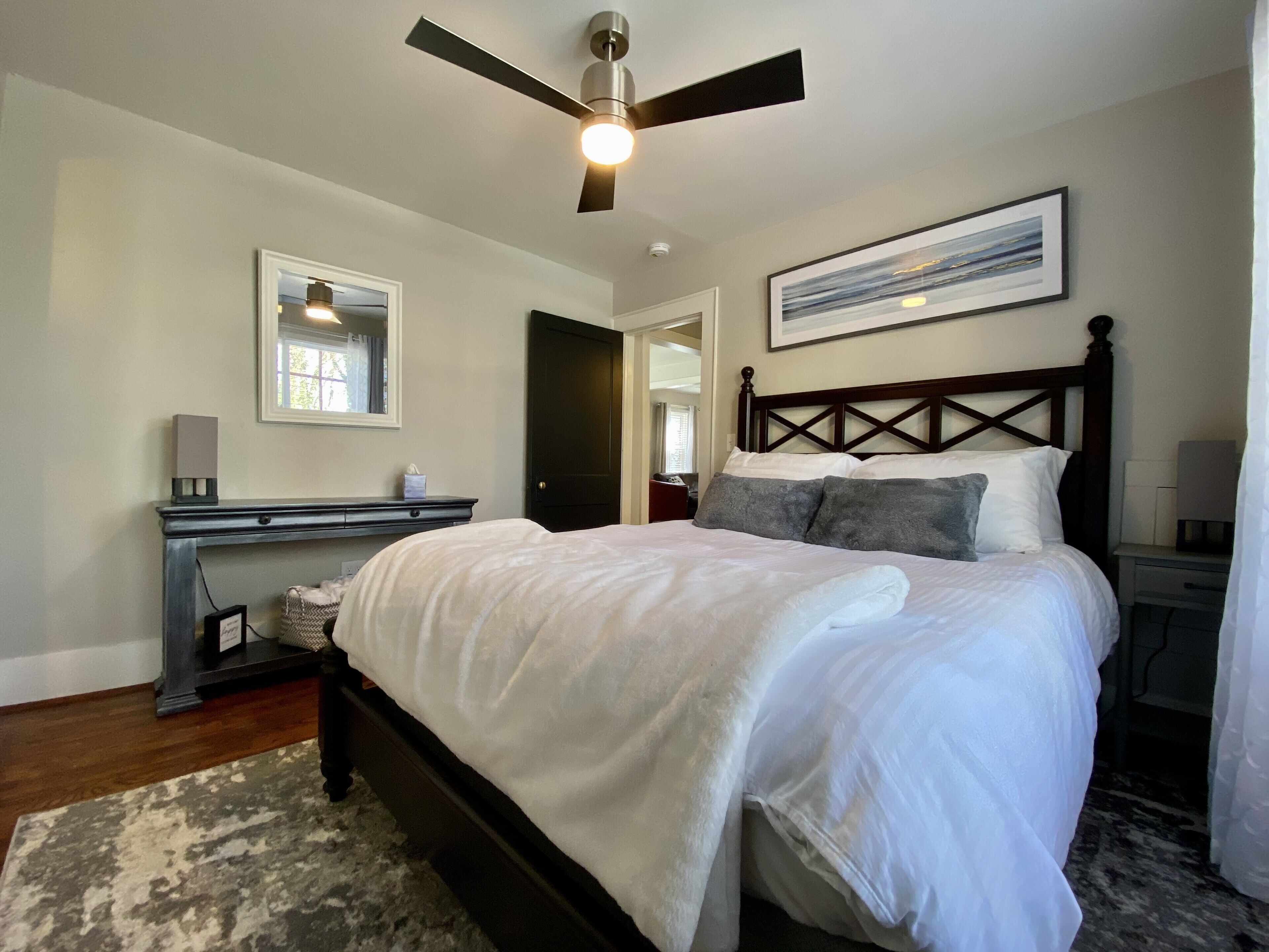 Location, walk to Dickson St., UofA, Theater and Square.