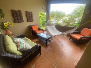 Property grounds - Villa in Aguadilla, with swimming pool. Close to beach, airport and restaurants (Aguadilla)