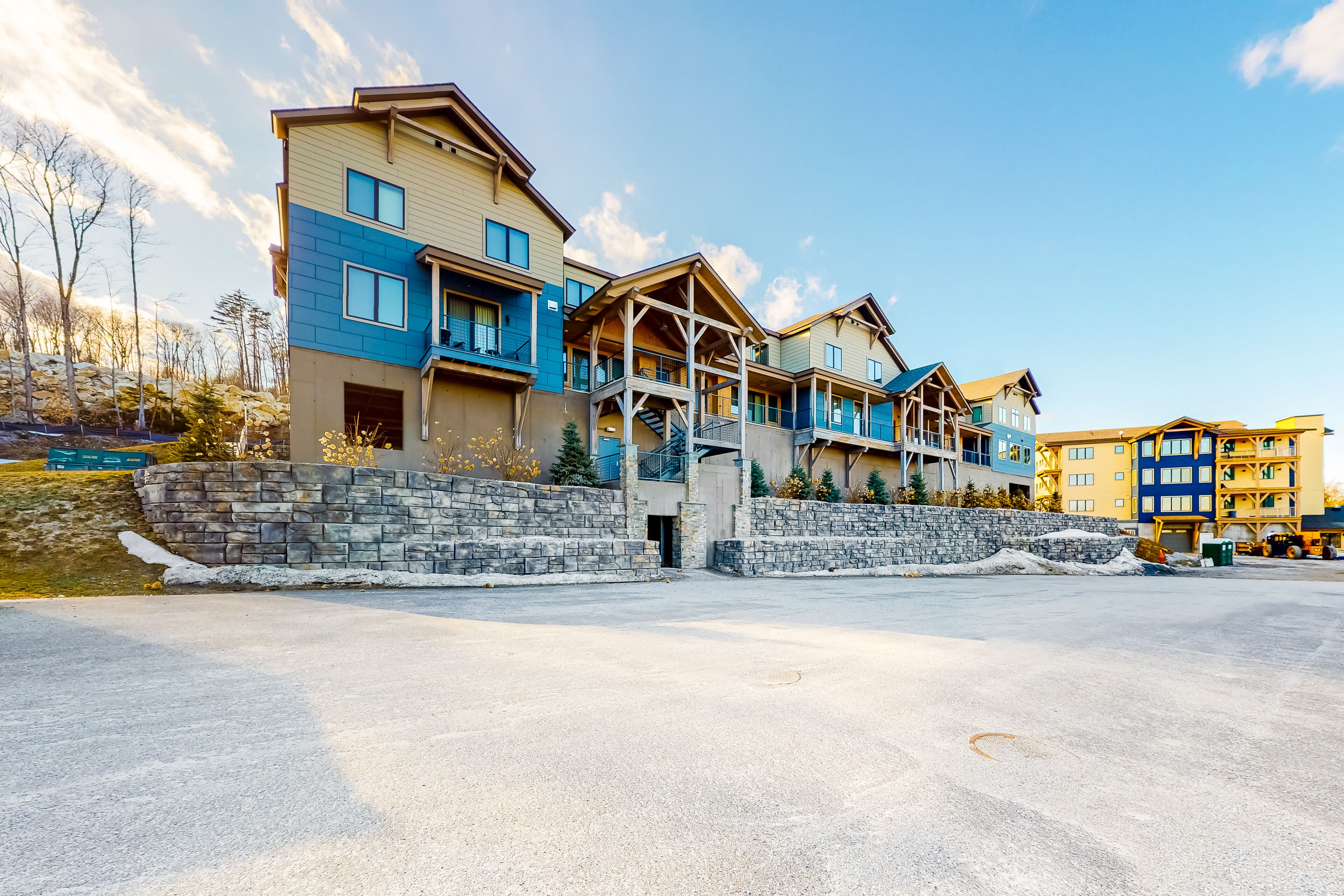 Ski-in/ski-out condo with WiFi, gas fireplace, and private washer/dryer