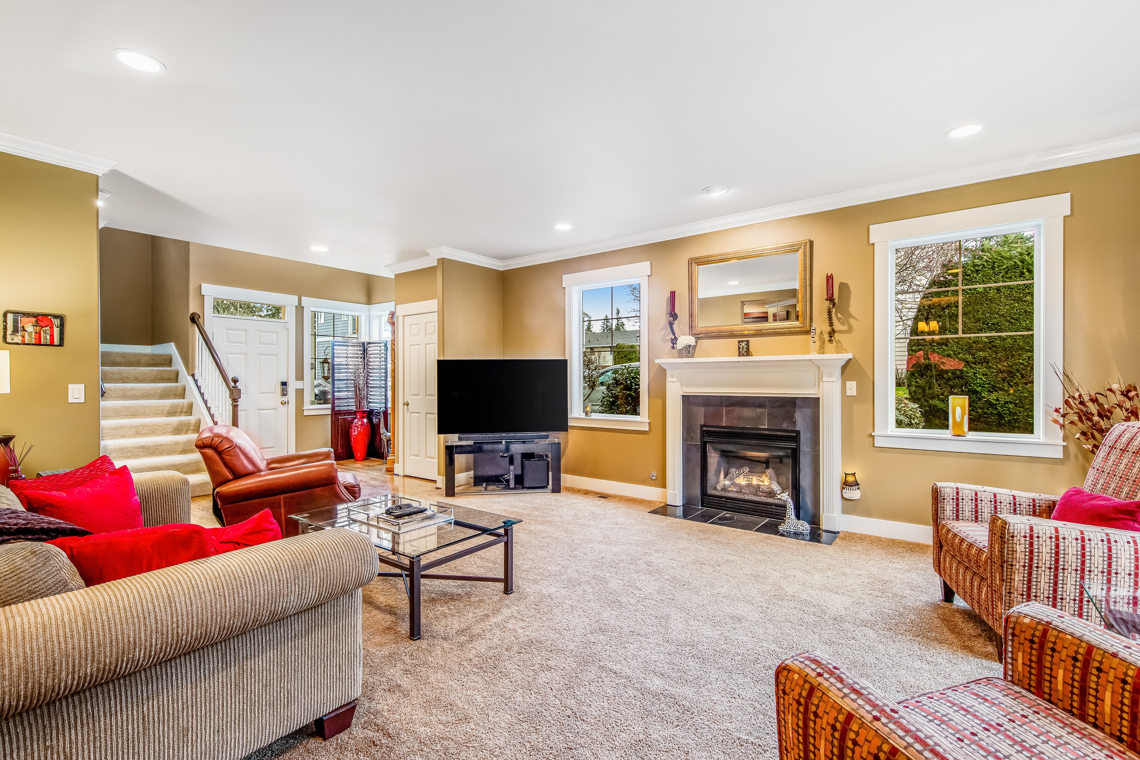 Dog-friendly home with private hot tub, patio, outdoor fireplace, and fast WiFi