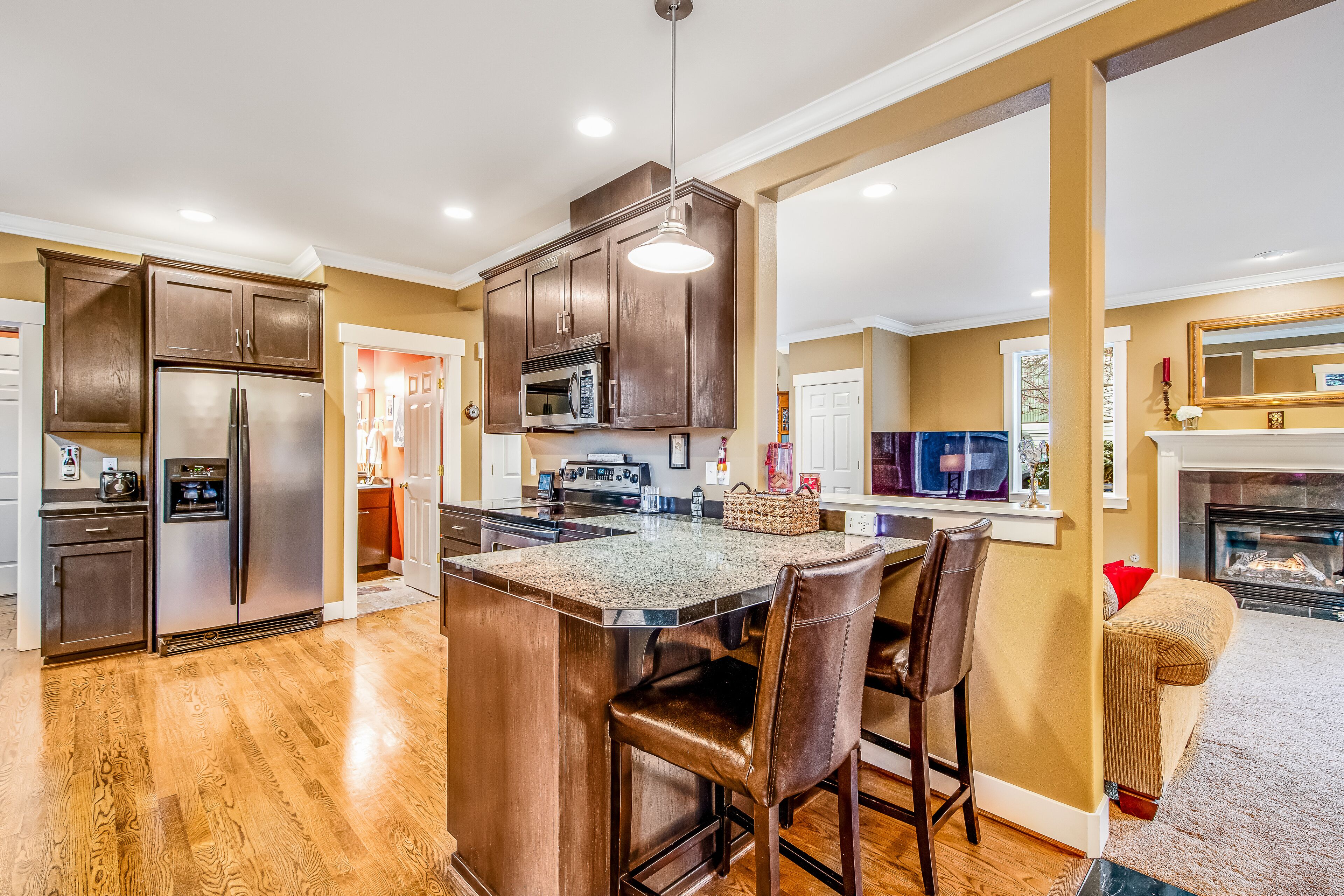 Dog-friendly home with private hot tub, patio, outdoor fireplace, and fast WiFi