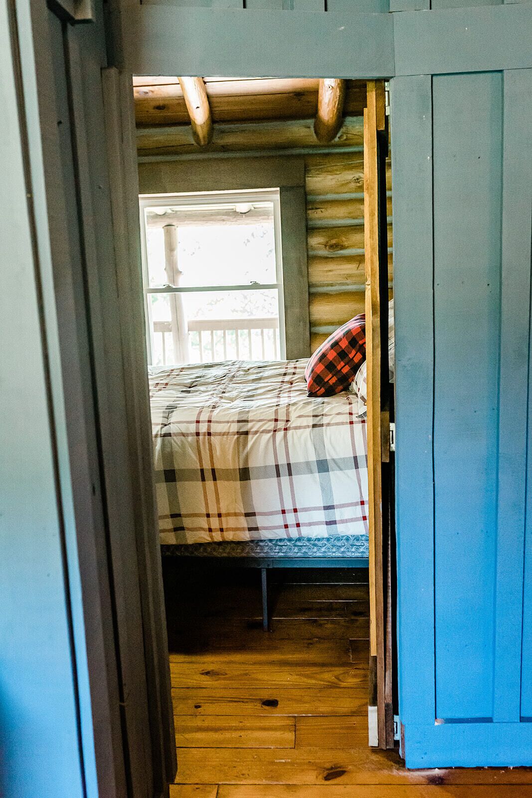 Recently renovated mountaintop cabin!