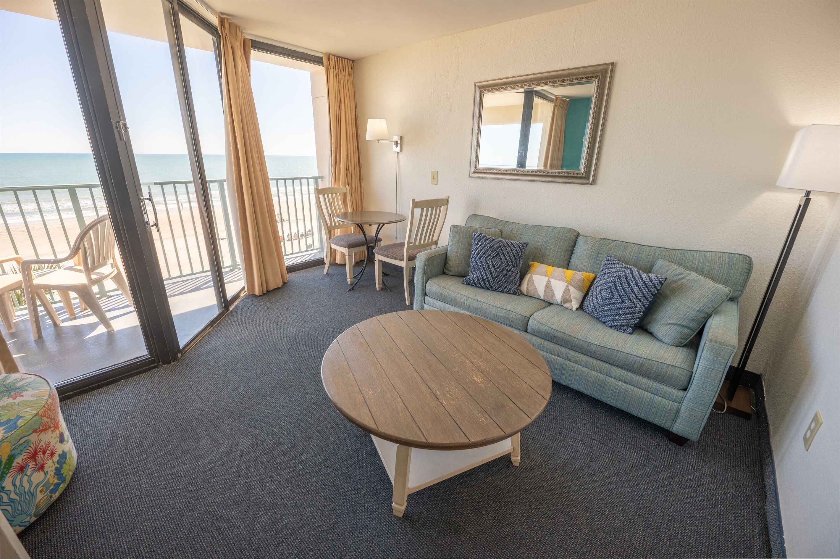 Low Floor 1BR, Direct Ocean Front Heated Pools!