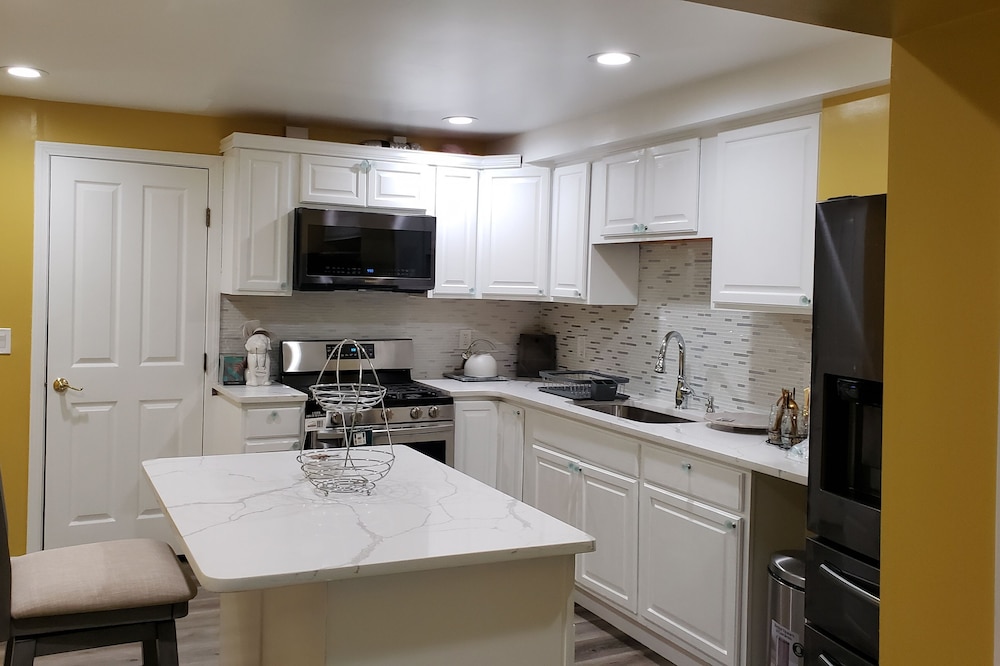 Beautiful cozy rooms near hospital and down town area
