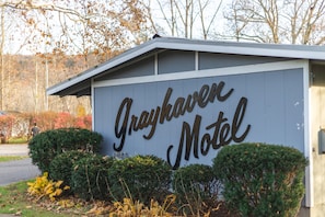 Exterior - Grayhaven Motel (Ithaca)