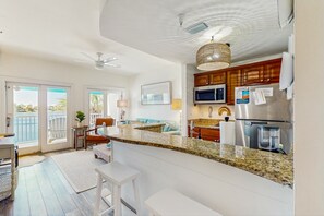 冰箱、微波炉、炉灶、洗碗机