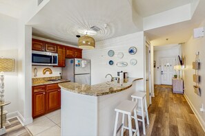 冰箱、微波炉、炉灶、洗碗机