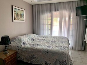 Casa lua de mel, acesso à piscina | 4 quartos, individualmente decorados, individualmente mobiliados