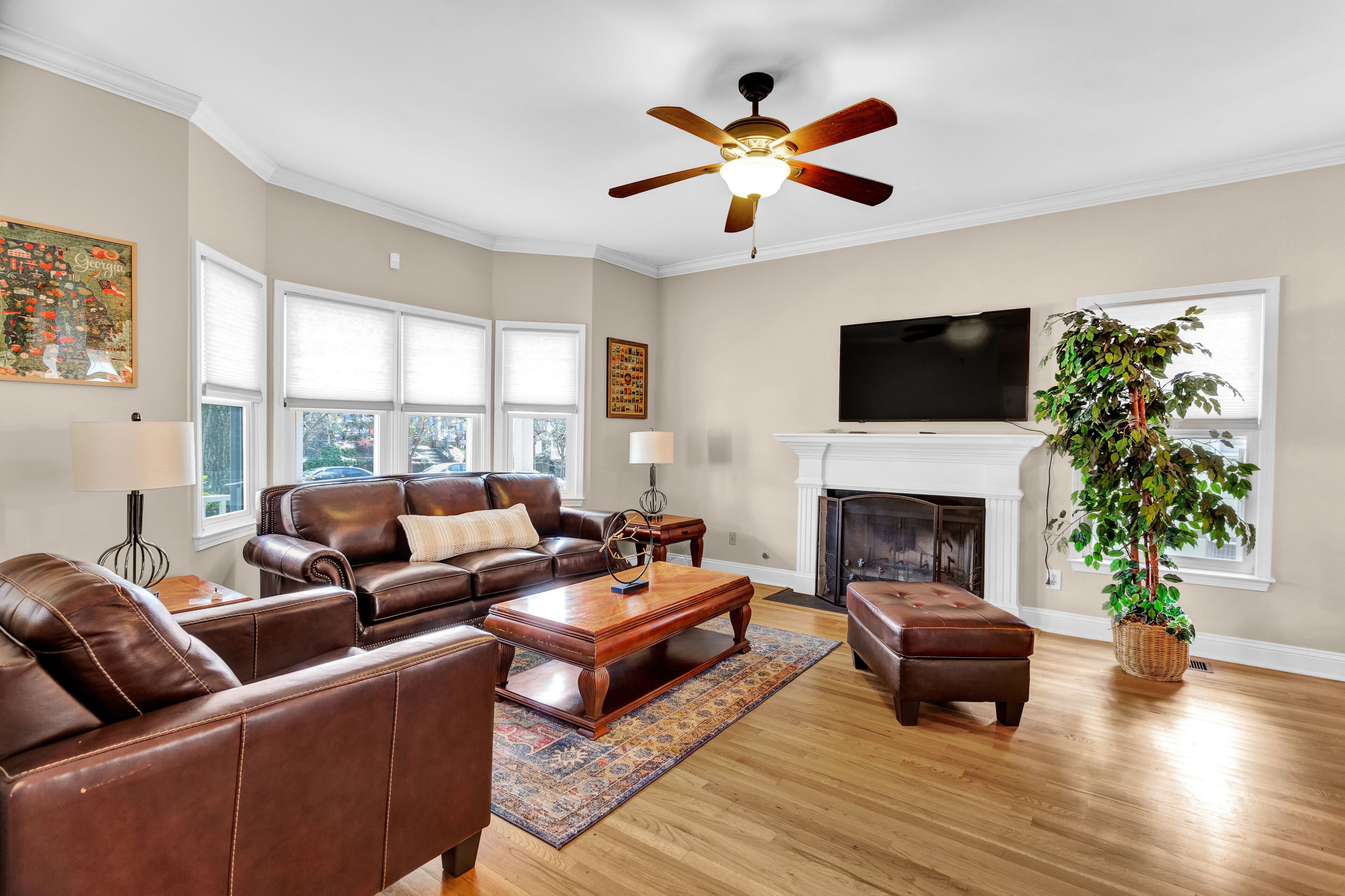 Adorable Atlanta gem near downtown with WiFi, backyard, & excellent location