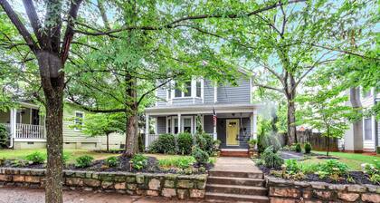 Adorable Atlanta gem near downtown with WiFi, backyard, & excellent location