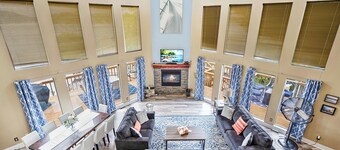 Private Pool, Dock, Lots of Deck Space, Amazing Views, Quiet Location, Lots of Space