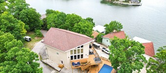 Private Pool, Dock, Lots of Deck Space, Amazing Views, Quiet Location, Lots of Space