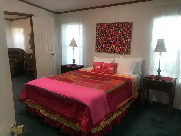 4 chambres, bureau, fer et planche à repasser, accès au Wi-Fi (inclus)