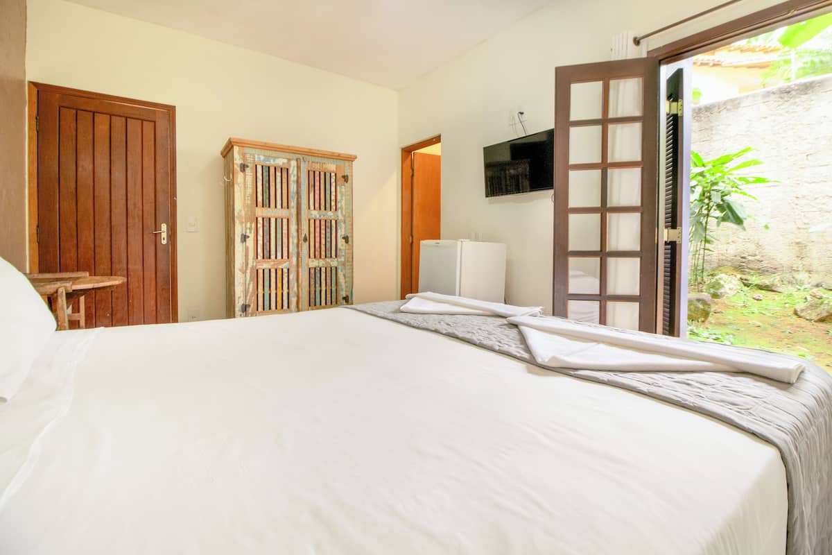 Minibar, desk, soundproofing, free WiFi