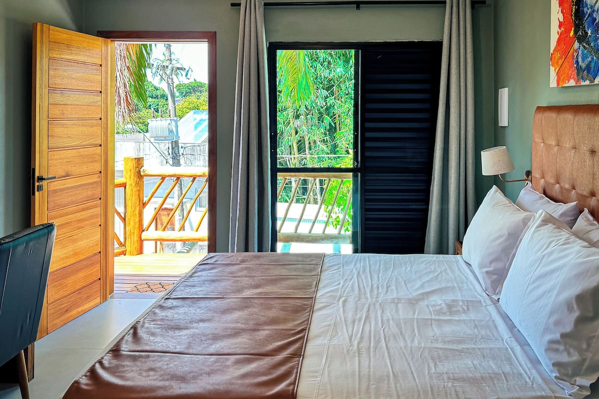 Premium Room | Minibar, desk, soundproofing, free WiFi