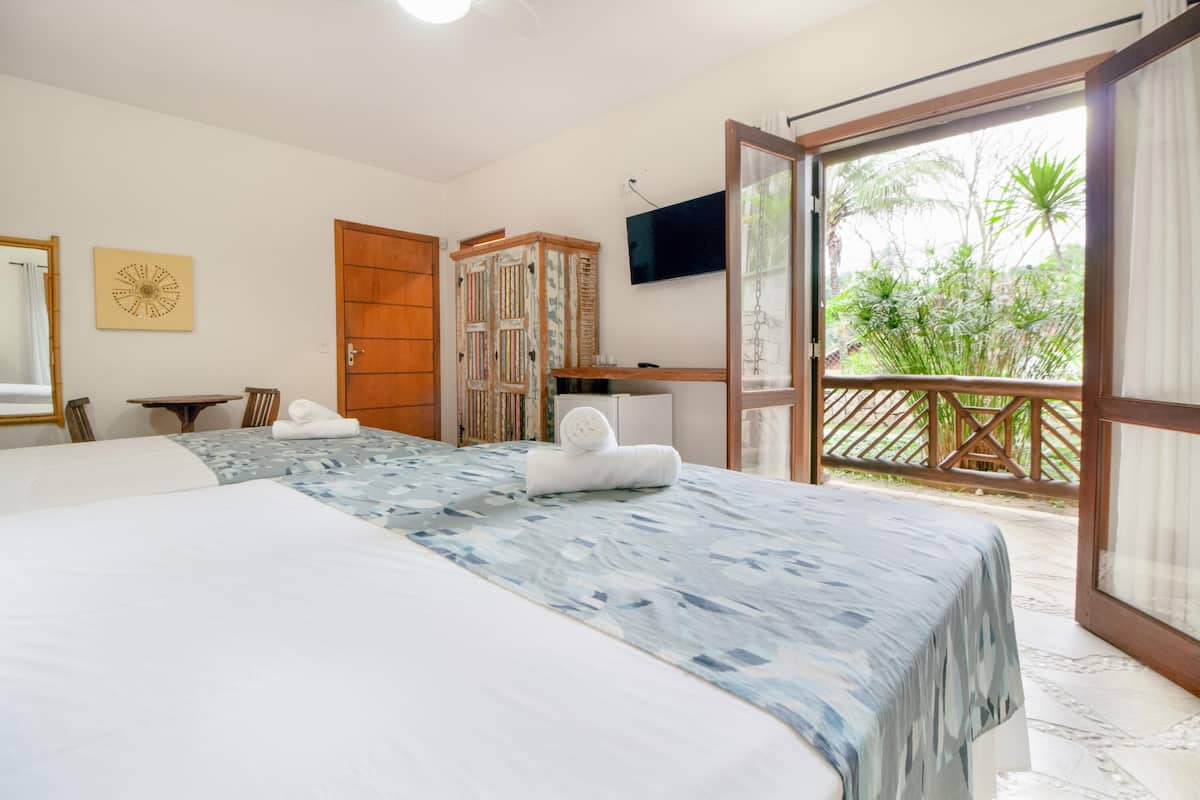 Minibar, desk, soundproofing, free WiFi