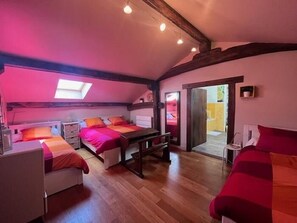 5 chambres, accĂšs Internet, draps fournis