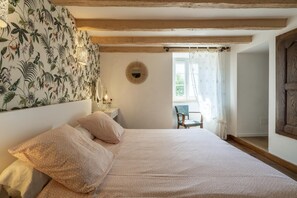 5 bedrooms, Internet, bed sheets