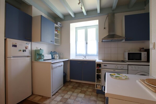 Frigorífic, microones, forn i placa de cuina