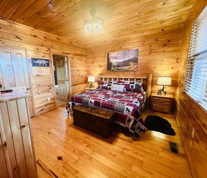 6 多间卧室、办公桌、熨斗/熨衣板、旅行婴儿床