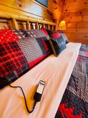 6 Schlafzimmer, Schreibtisch, Bügeleisen/Bügelbrett, Reisekinderbett