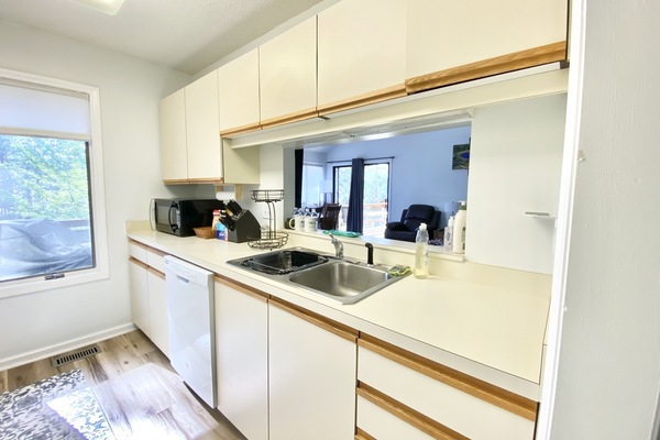 Frigorífic, microones, forn i placa de cuina