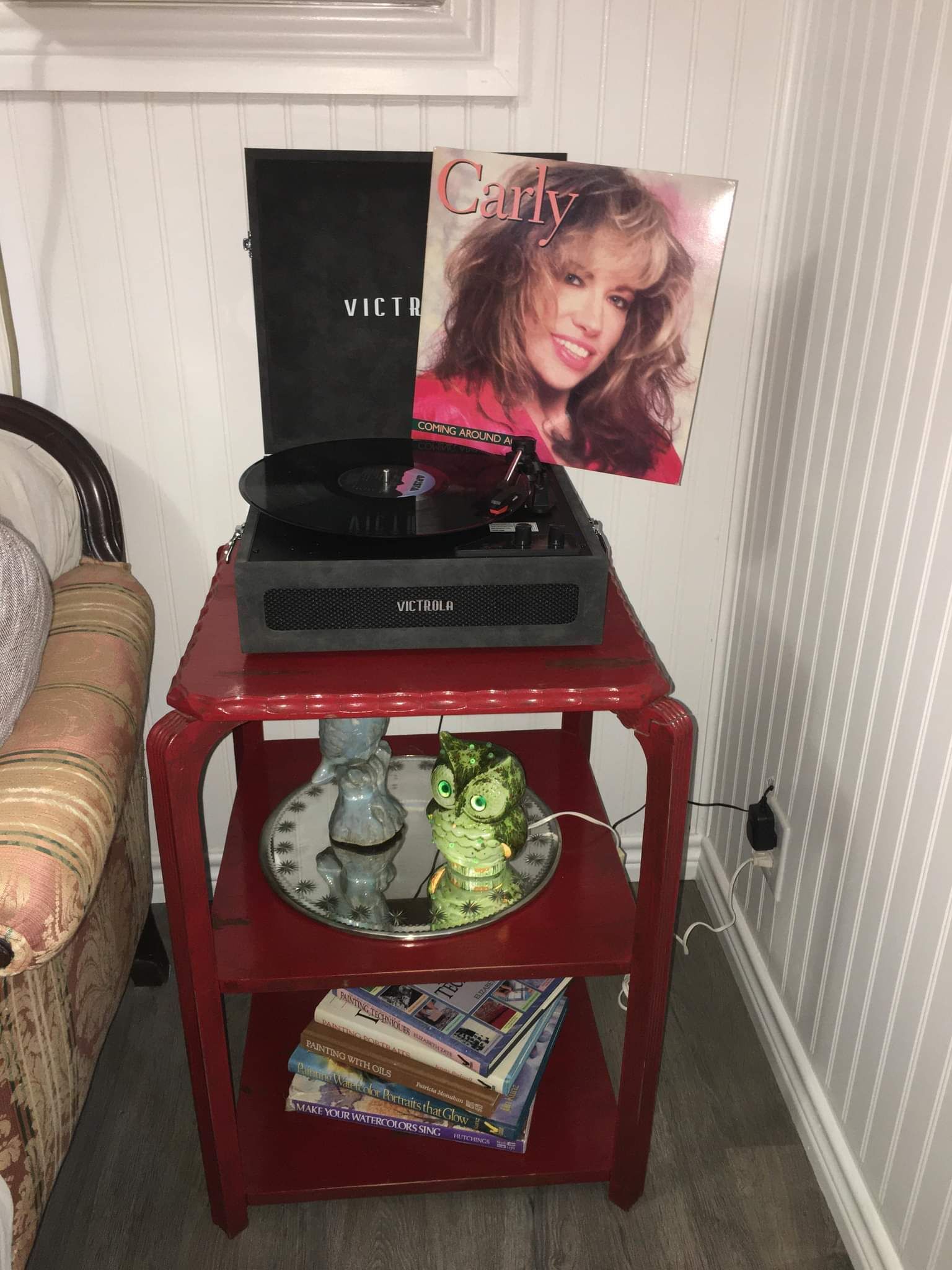 ADORABLE BOHO CABIN JUST RENOVATED & ONLY 2 MILES TO TRADE DAYS