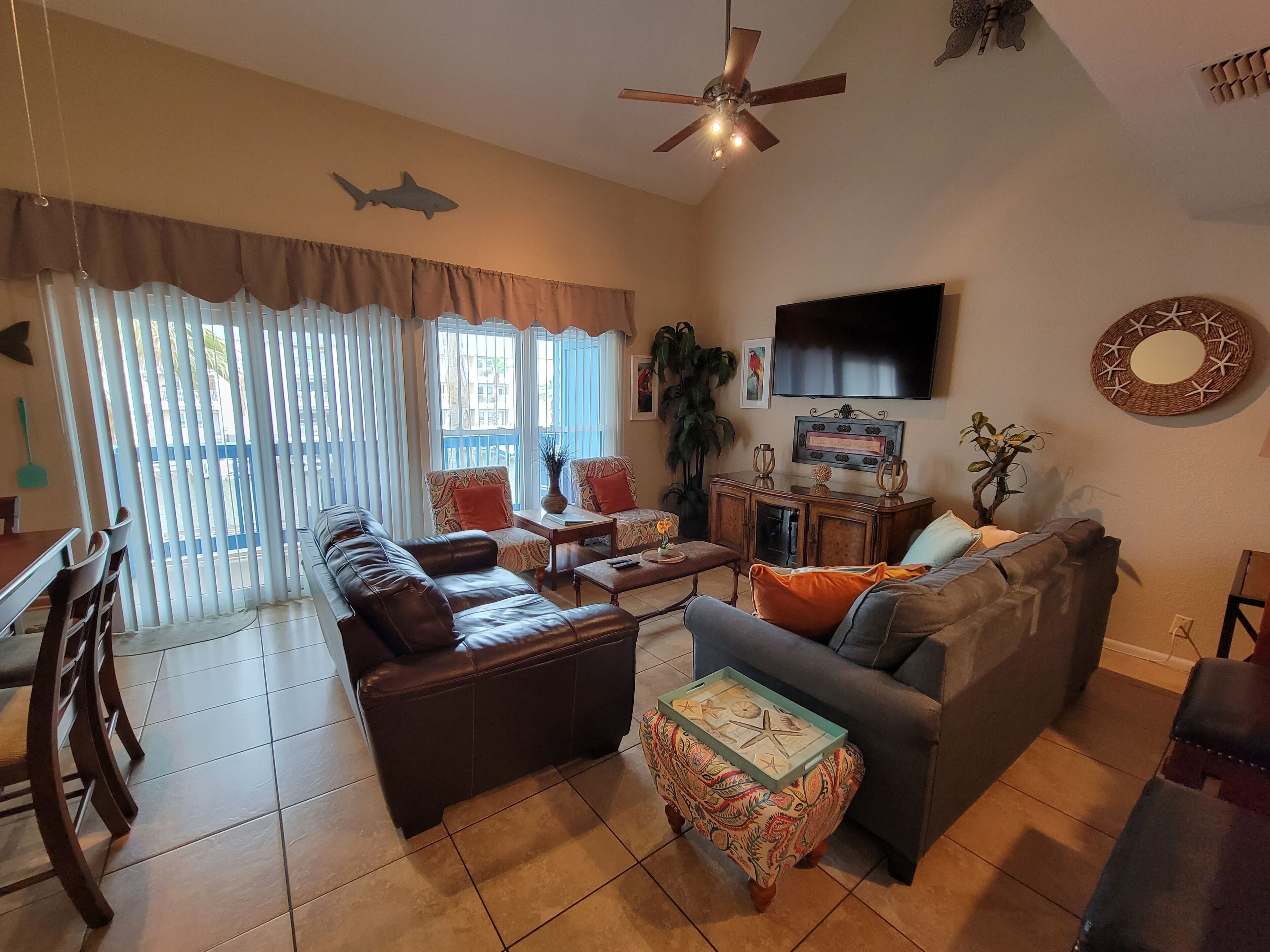 2 Story, 3 Bedroom Townhouse with a Boat Slip