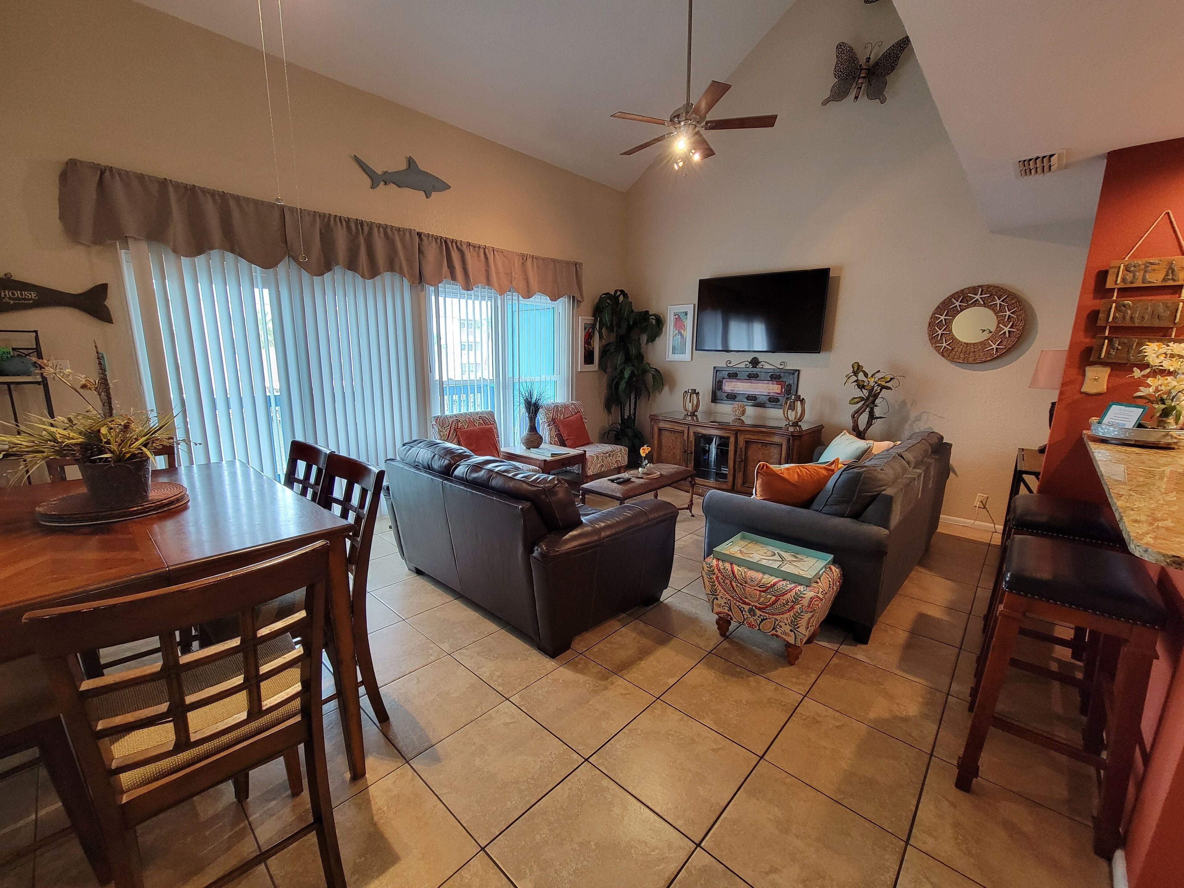 2 Story, 3 Bedroom Townhouse with a Boat Slip