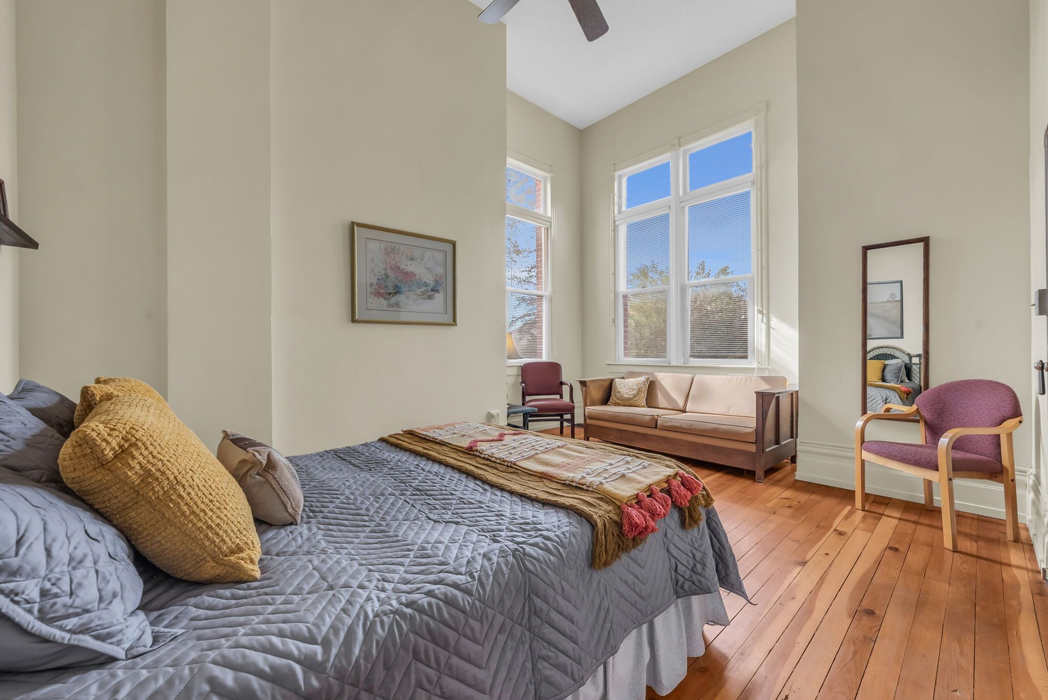 Sleeps 45 +RV & tent spots. Great for large family reunions, events, & retreats.