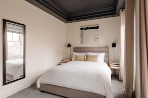 Chambre Supérieure, 1 grand lit | Décoration personnalisée, ameublement personnalisé, bureau