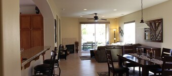 Spacious 3 bedroom in a country club