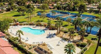 Spacious 3 bedroom in a country club