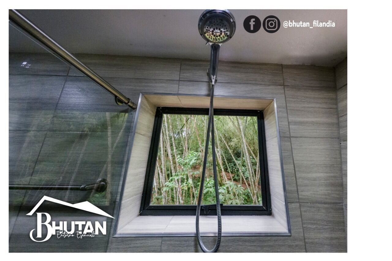 Family suite for 4 with a private bathroom, kitchen, Terrace  and living area