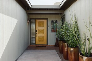 Exterior detail - Dreamy Desert Oasis, Huge Private Yard & Hot Tub (Tucson)