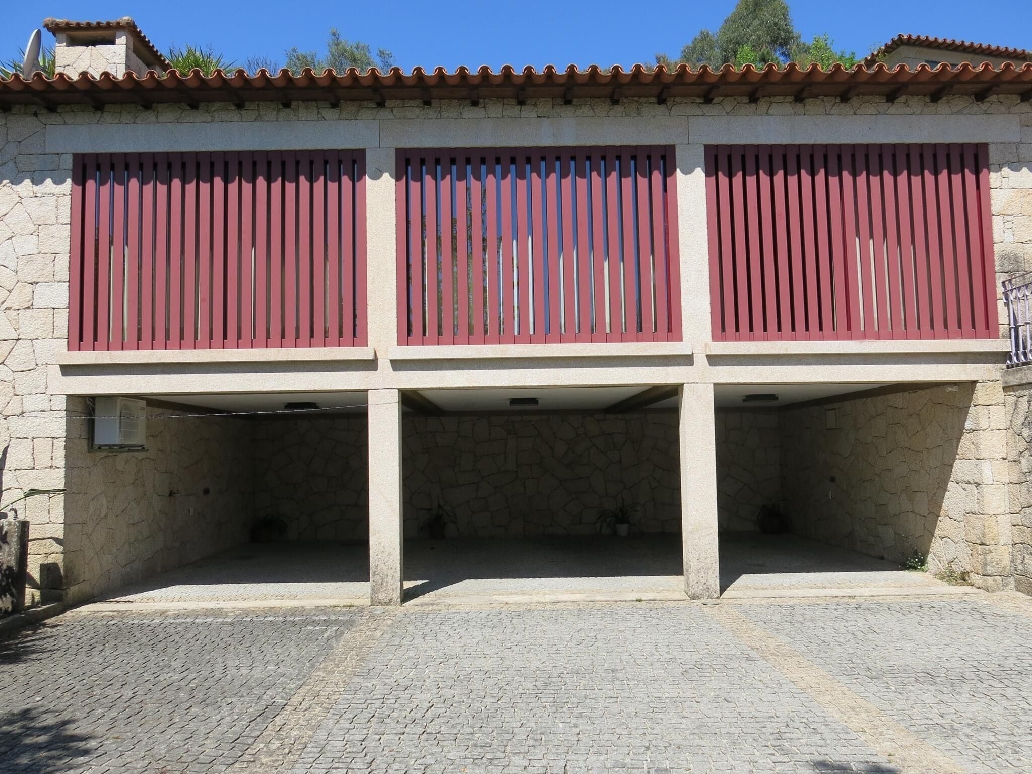 Casa para férias totalmente equipada com garagem e jardim privativo