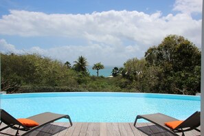 Pool - Prestigious villa with sea view and infinity pool (Sainte-Anne)