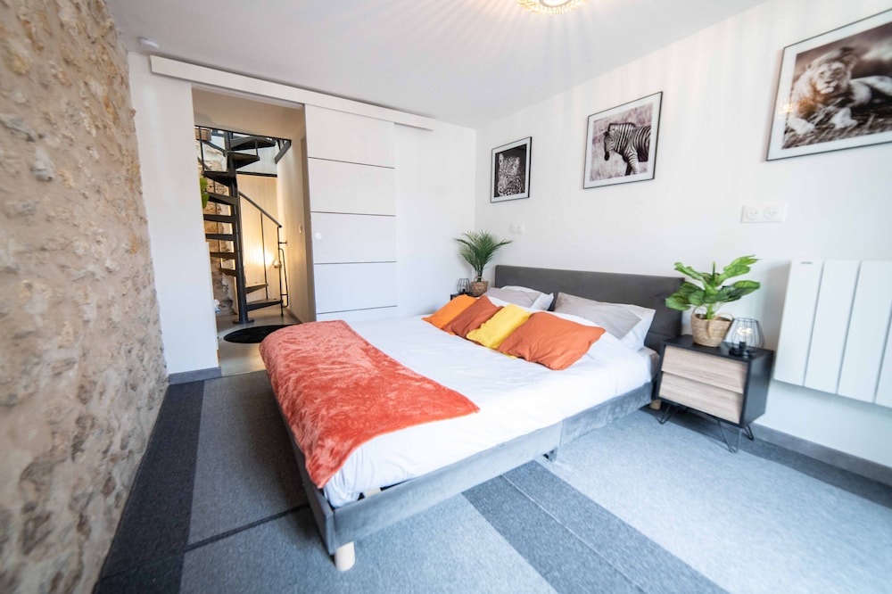 Luxury house with exterior - 25 min from Paris