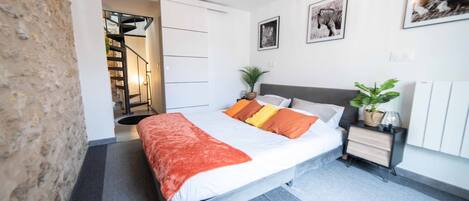 1 bedroom, desk, iron/ironing board, free WiFi