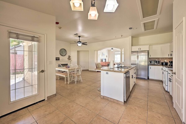 Fridge, microwave, stovetop, dishwasher