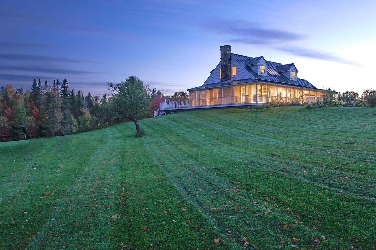 Oct Dates Open! Vintage Vermont. Stunning Mountain Views & Gracious Country Home